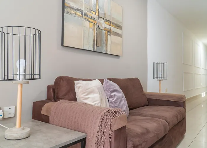 Simple Style & Space - Apartment