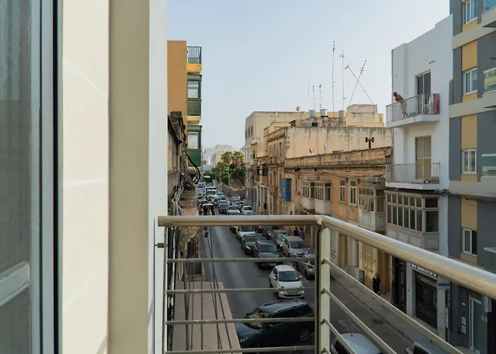 Apartment Simple Style & Space - Gzira