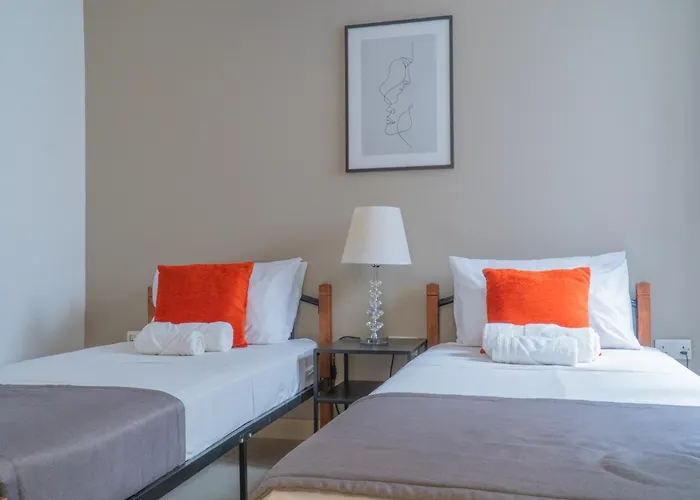 Simple Style & Space - Apartment